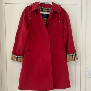 Burberry red cotton trench. Size M